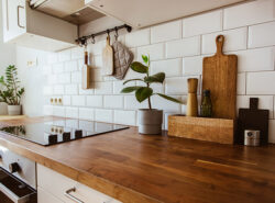 キッチンを変える壁紙リフォーム！デザインと選び方のポイント